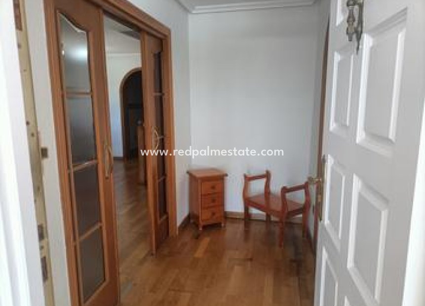 Resale - Villa -
Elche - Costa Blanca