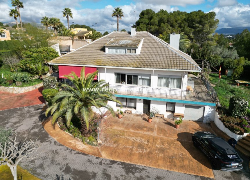 Resale - Villa -
Elda - Inland