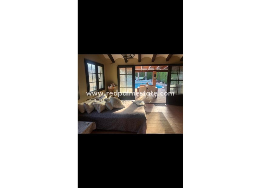 Resale - Villa -
Elda - Inland