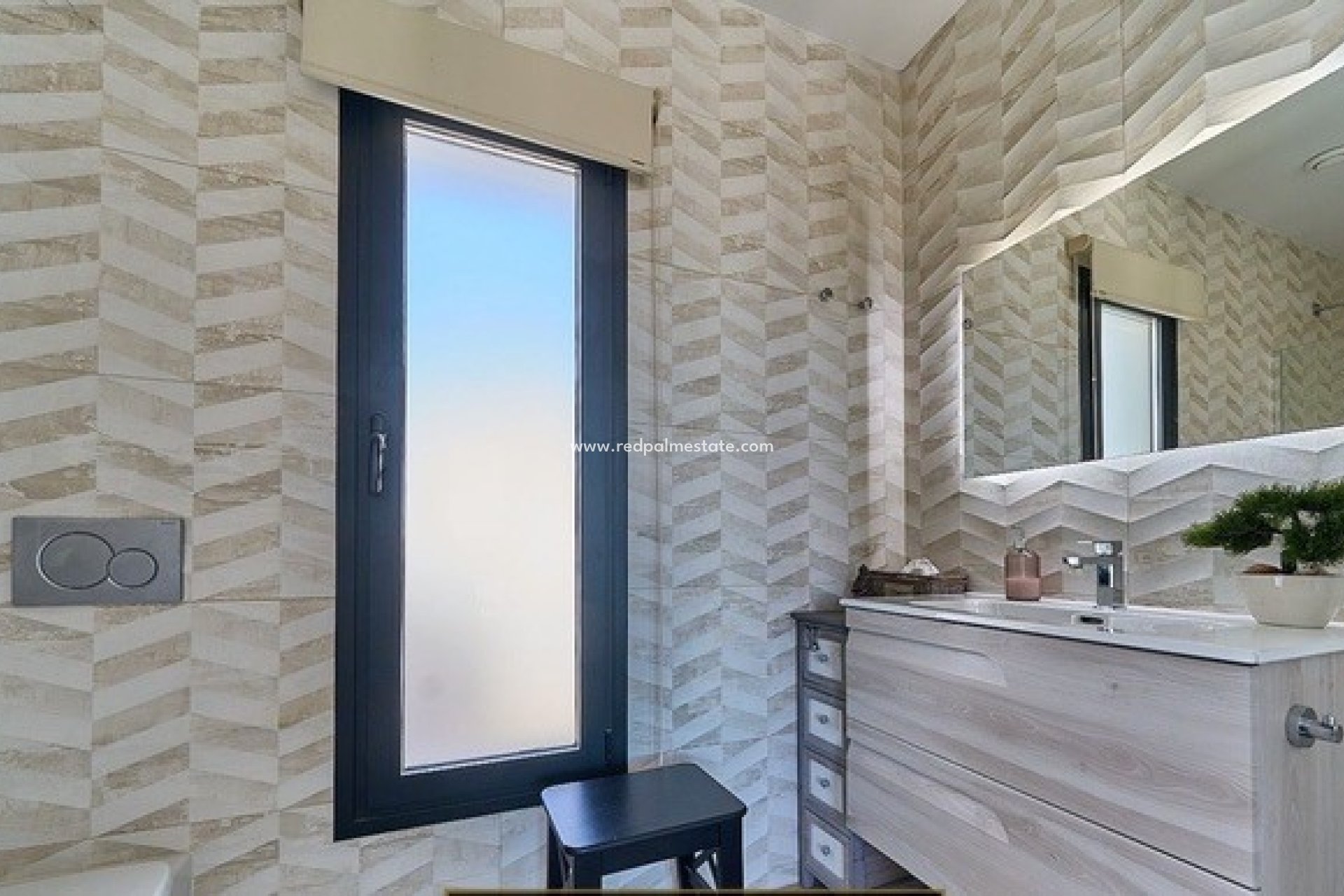 Resale - Villa -
Finestrat