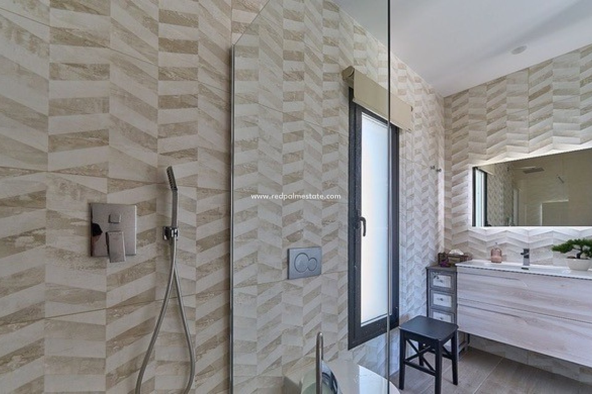 Resale - Villa -
Finestrat