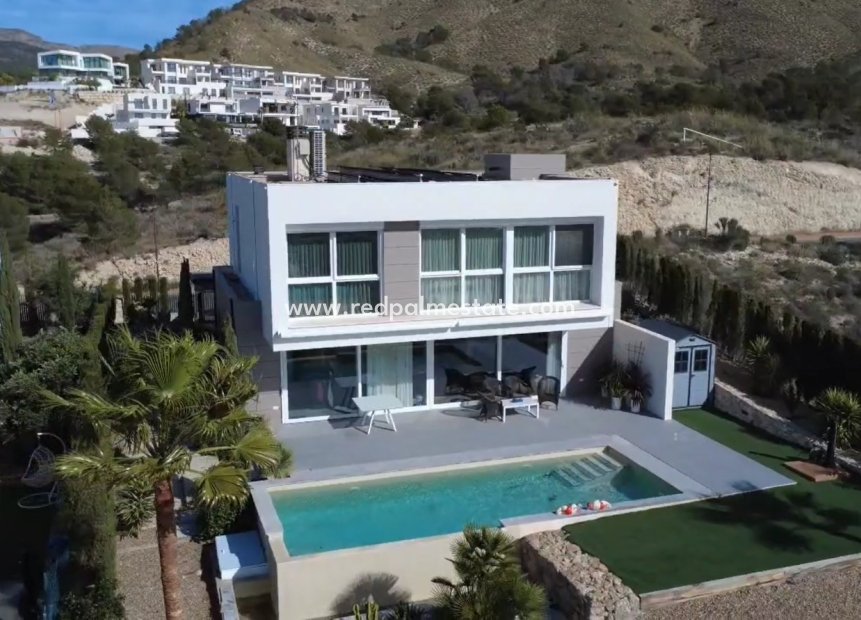 Resale - Villa -
Finestrat