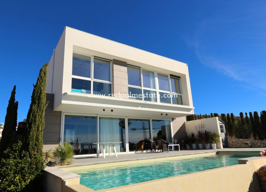 Resale - Villa -
Finestrat