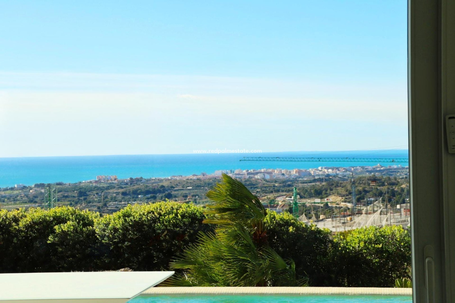 Resale - Villa -
Finestrat