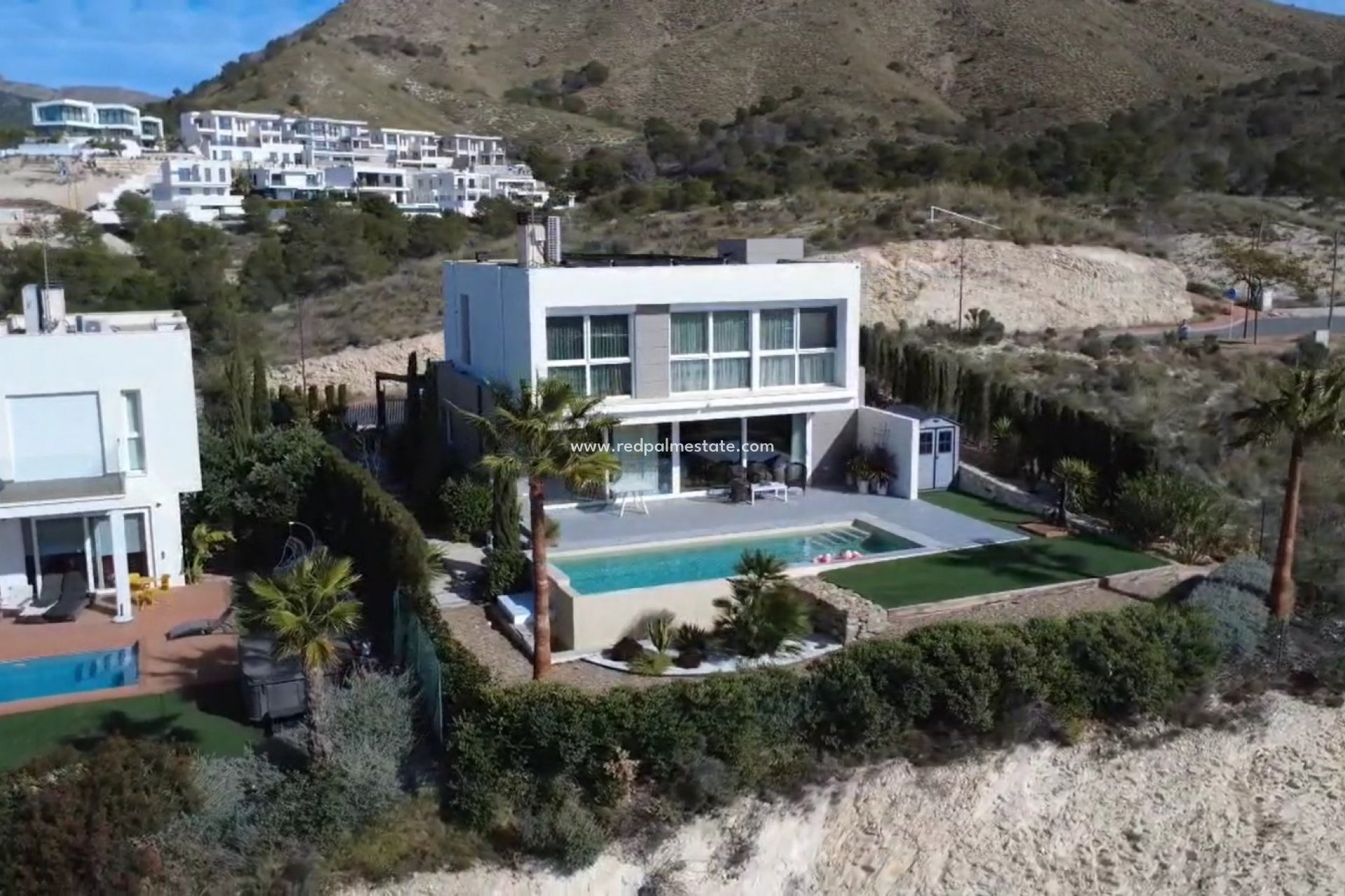 Resale - Villa -
Finestrat