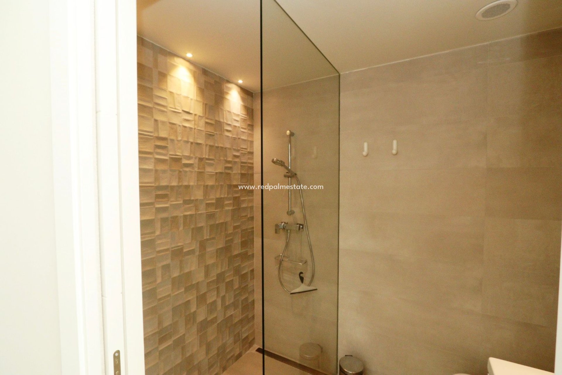 Resale - Villa -
Finestrat