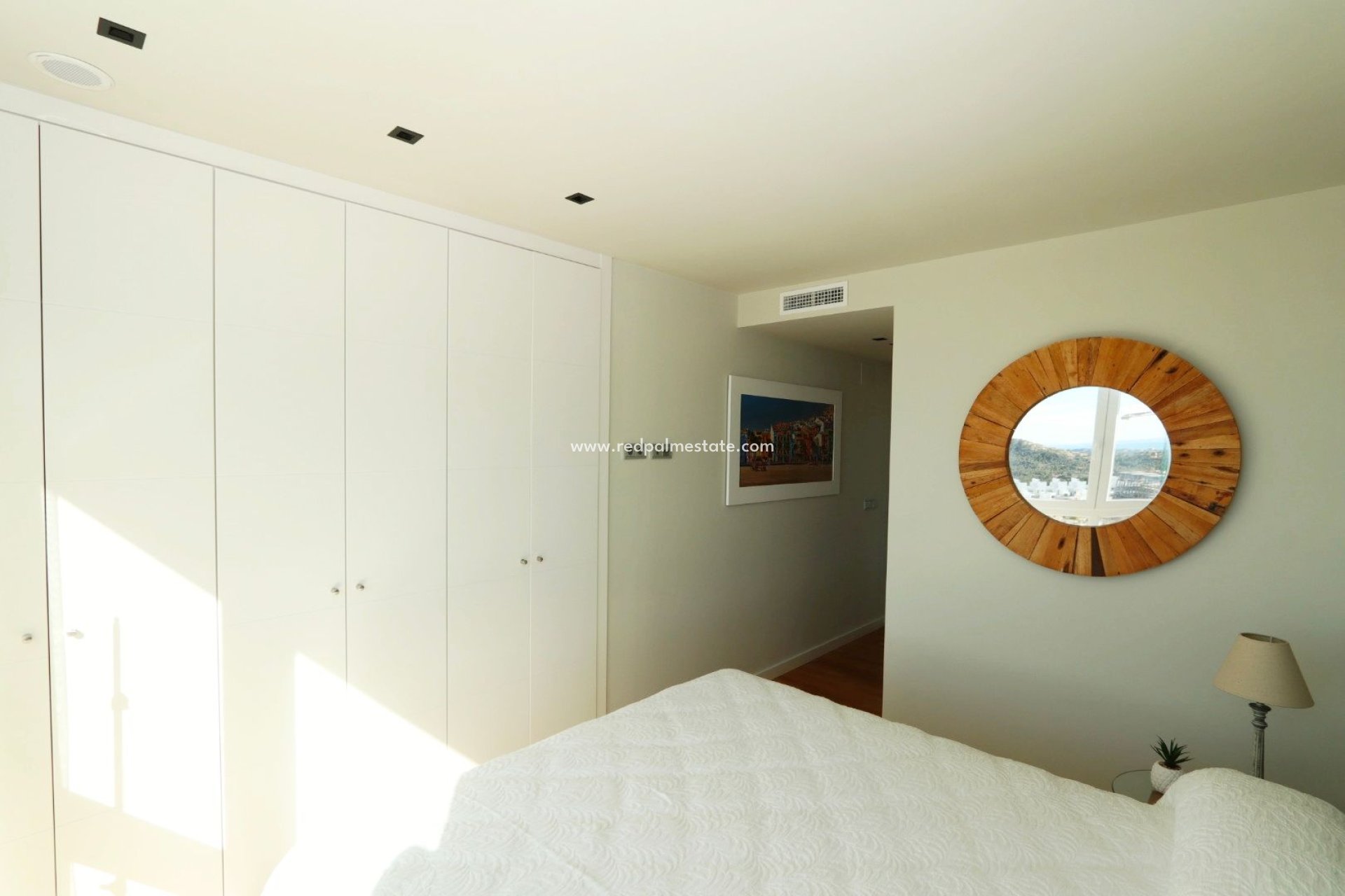 Resale - Villa -
Finestrat