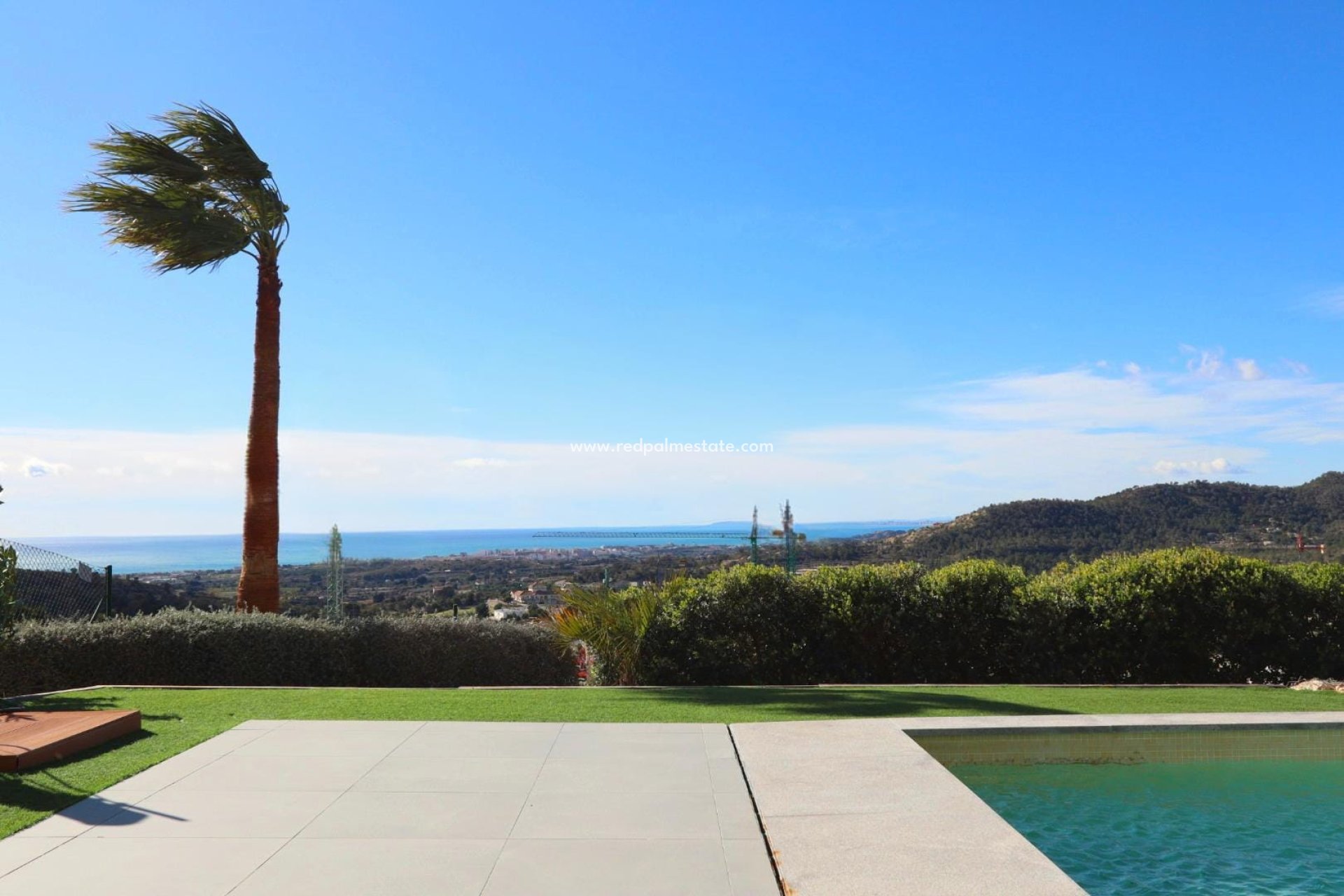 Resale - Villa -
Finestrat