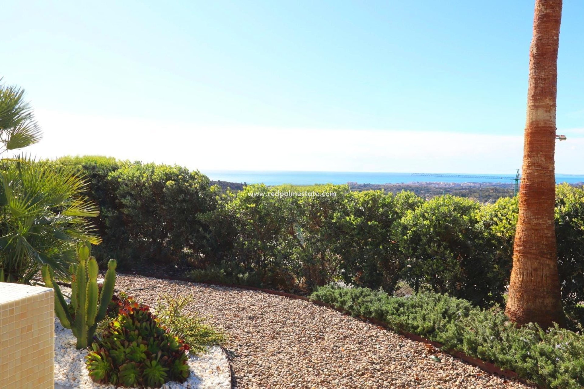 Resale - Villa -
Finestrat