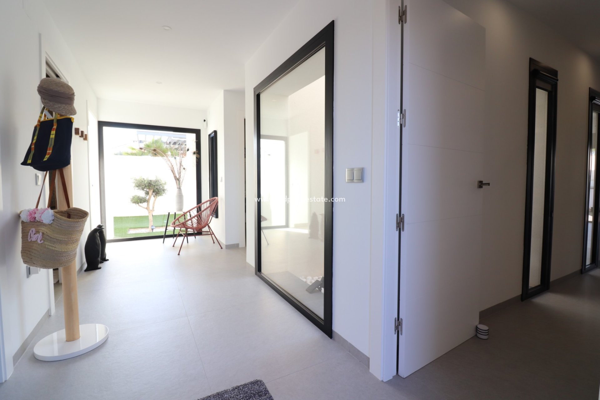 Resale - Villa -
Formentera del Segura