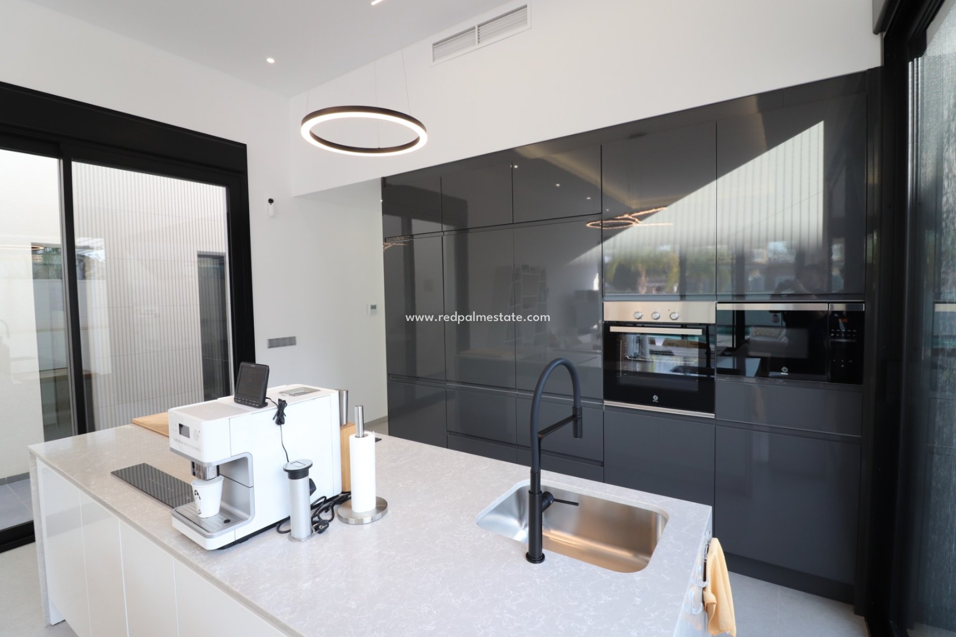 Resale - Villa -
Formentera del Segura