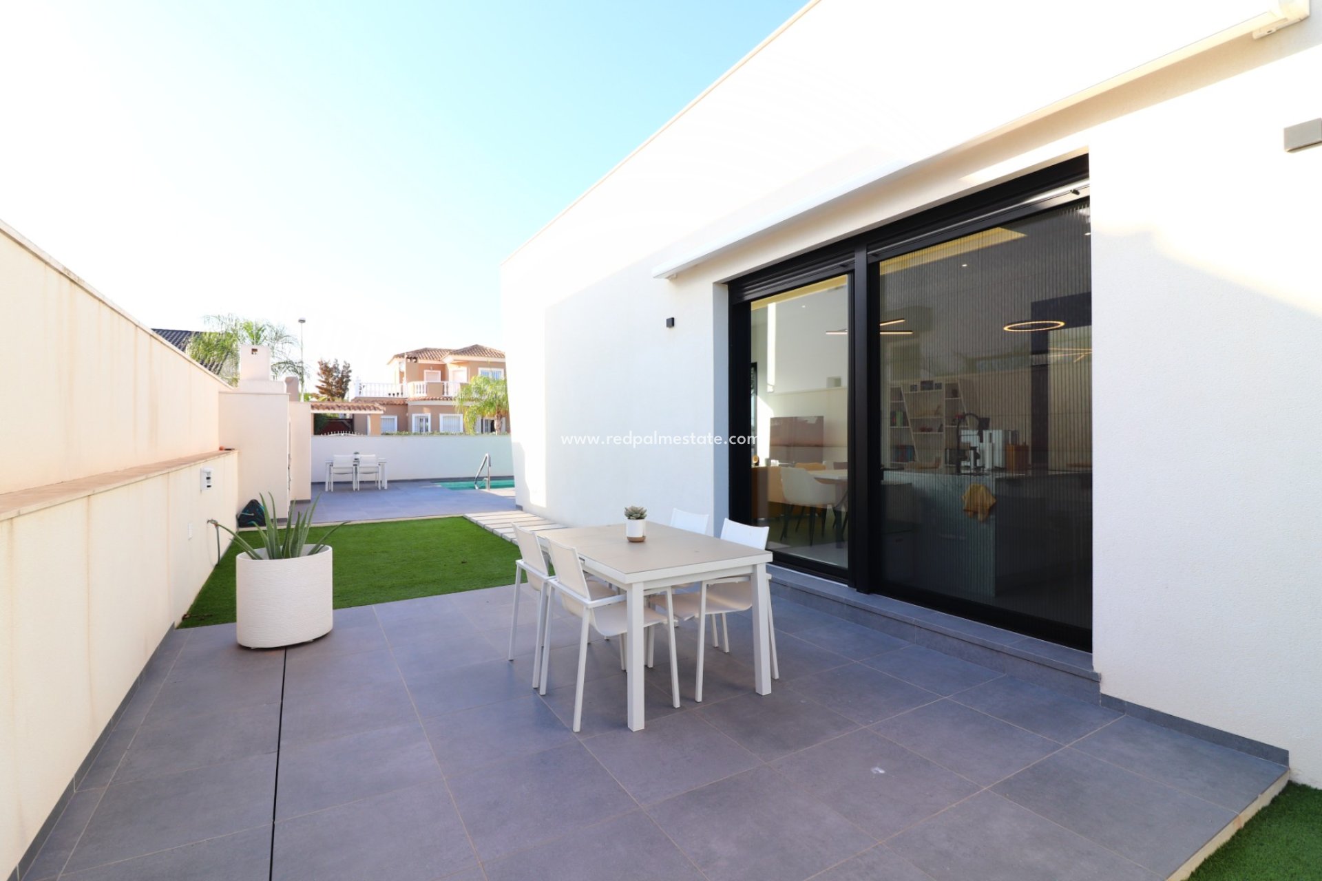 Resale - Villa -
Formentera del Segura