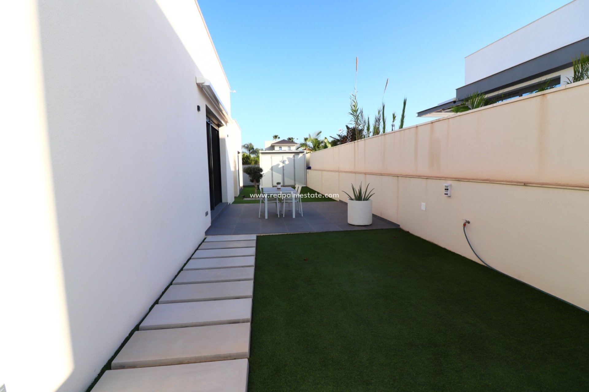 Resale - Villa -
Formentera del Segura