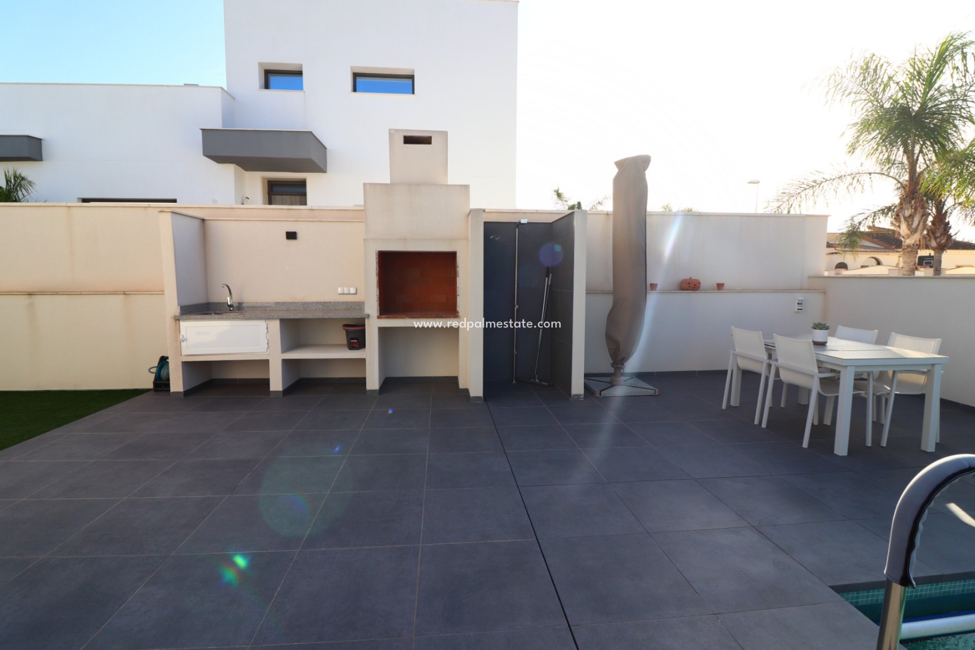 Resale - Villa -
Formentera del Segura