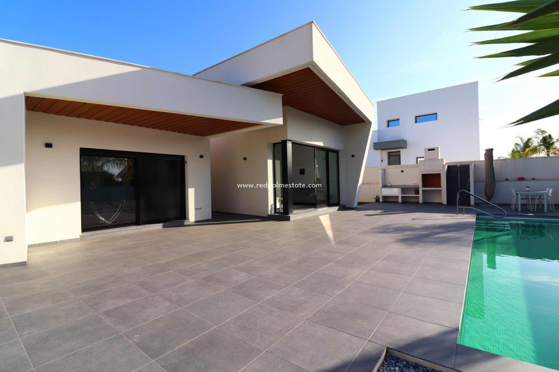 Resale - Villa -
Formentera del Segura