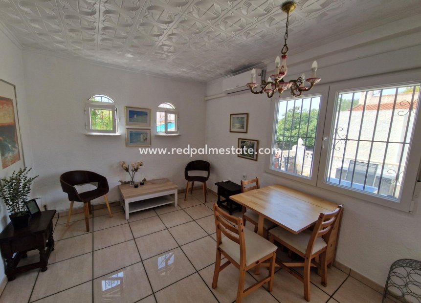 Resale - Villa -
Guardamar del Segura - Costa Blanca