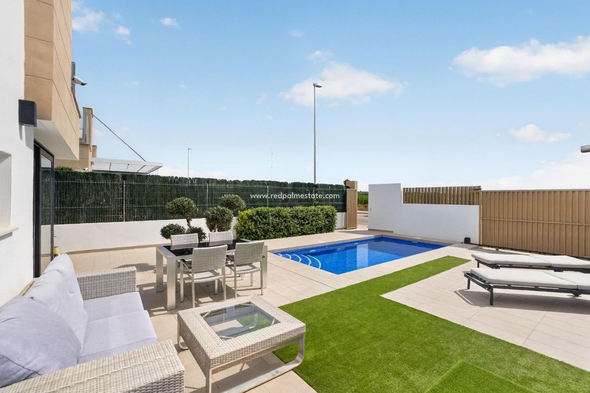 Resale - Villa -
Guardamar del Segura - El Raso