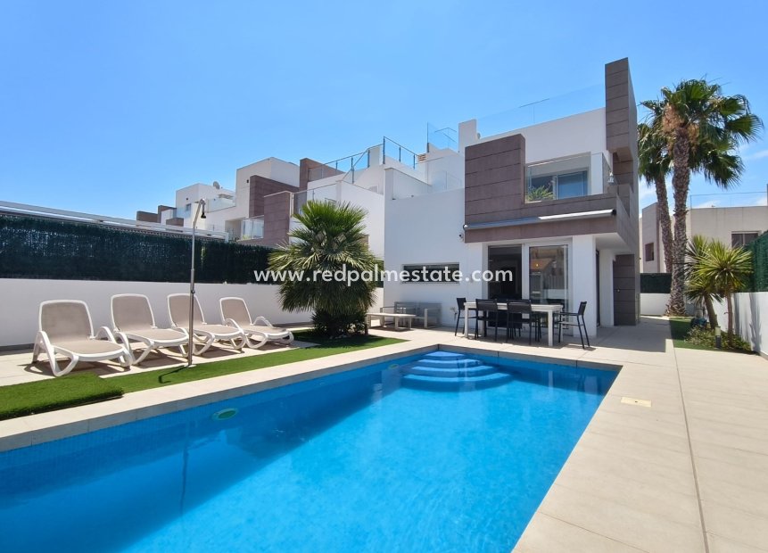 Resale - Villa -
Guardamar del Segura - El Raso