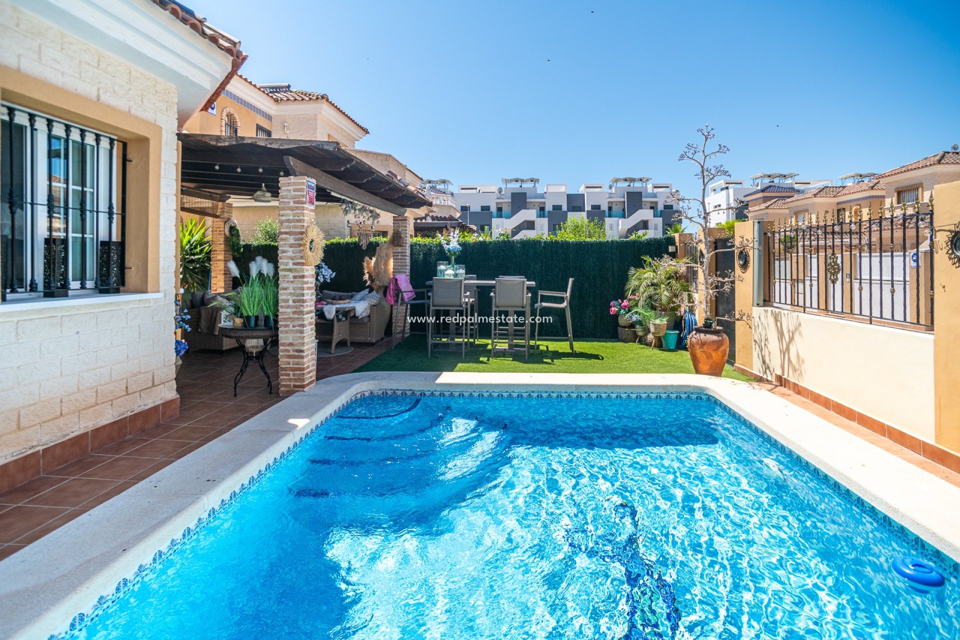 Resale - Villa -
Guardamar del Segura - Guardamar