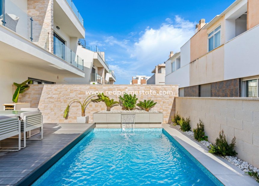 Resale - Villa -
Guardamar del Segura - Guardamar