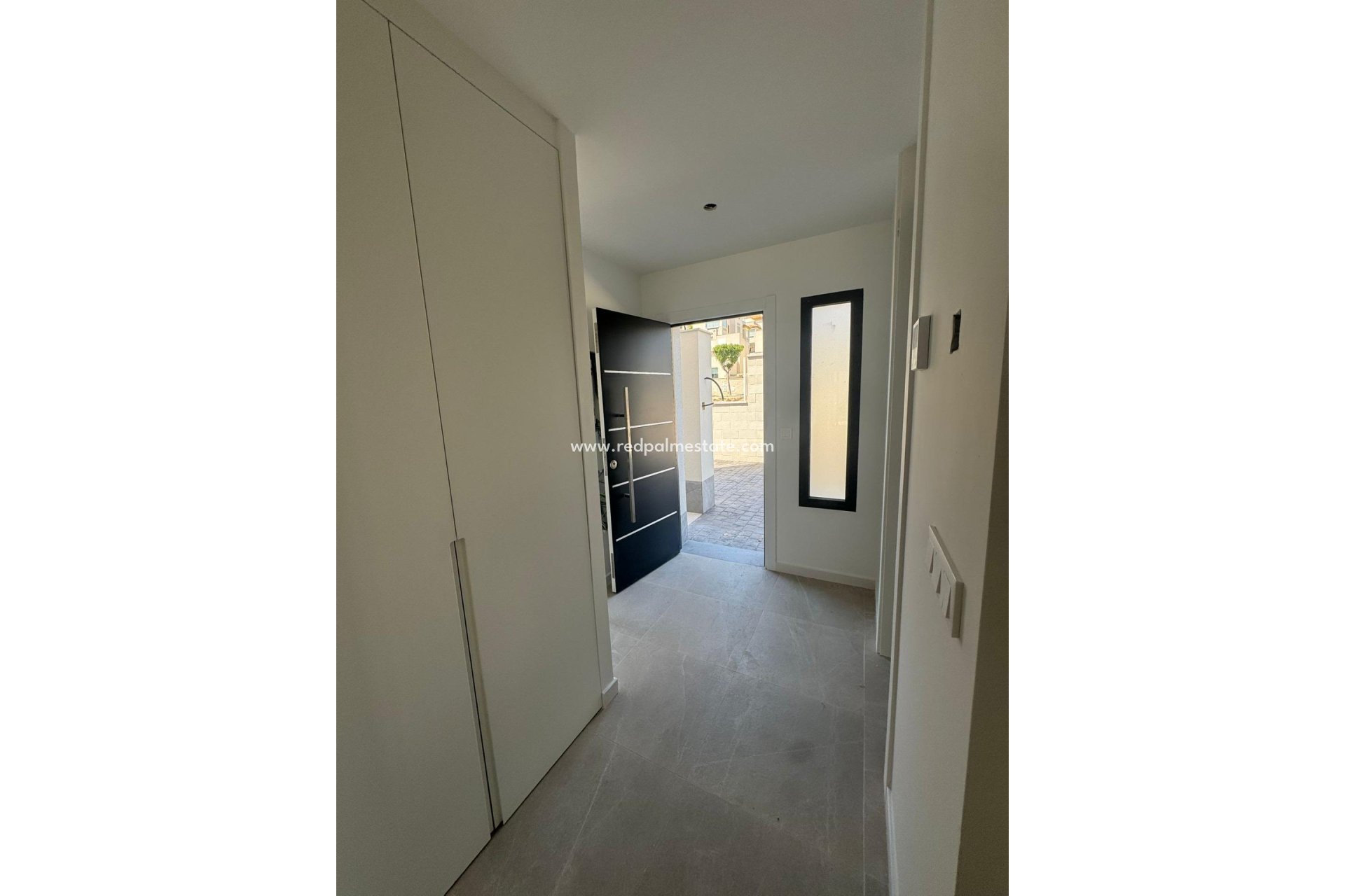 Resale - Villa -
Guardamar del Segura - Guardamar