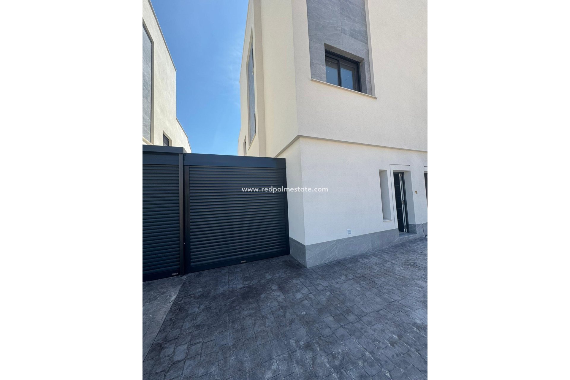 Resale - Villa -
Guardamar del Segura - Guardamar