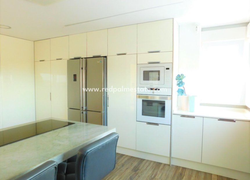 Resale - Villa -
Guardamar del Segura - Guardamar