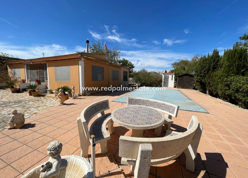 Resale - Villa -
Guardamar del Segura - Guardamar