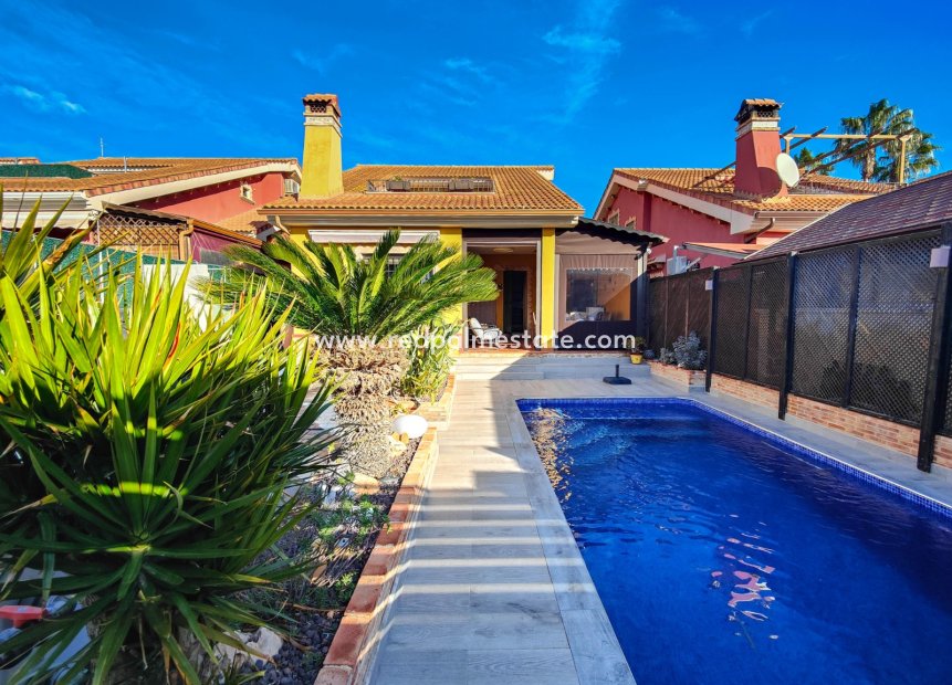 Resale - Villa -
Guardamar del Segura - Guardamar