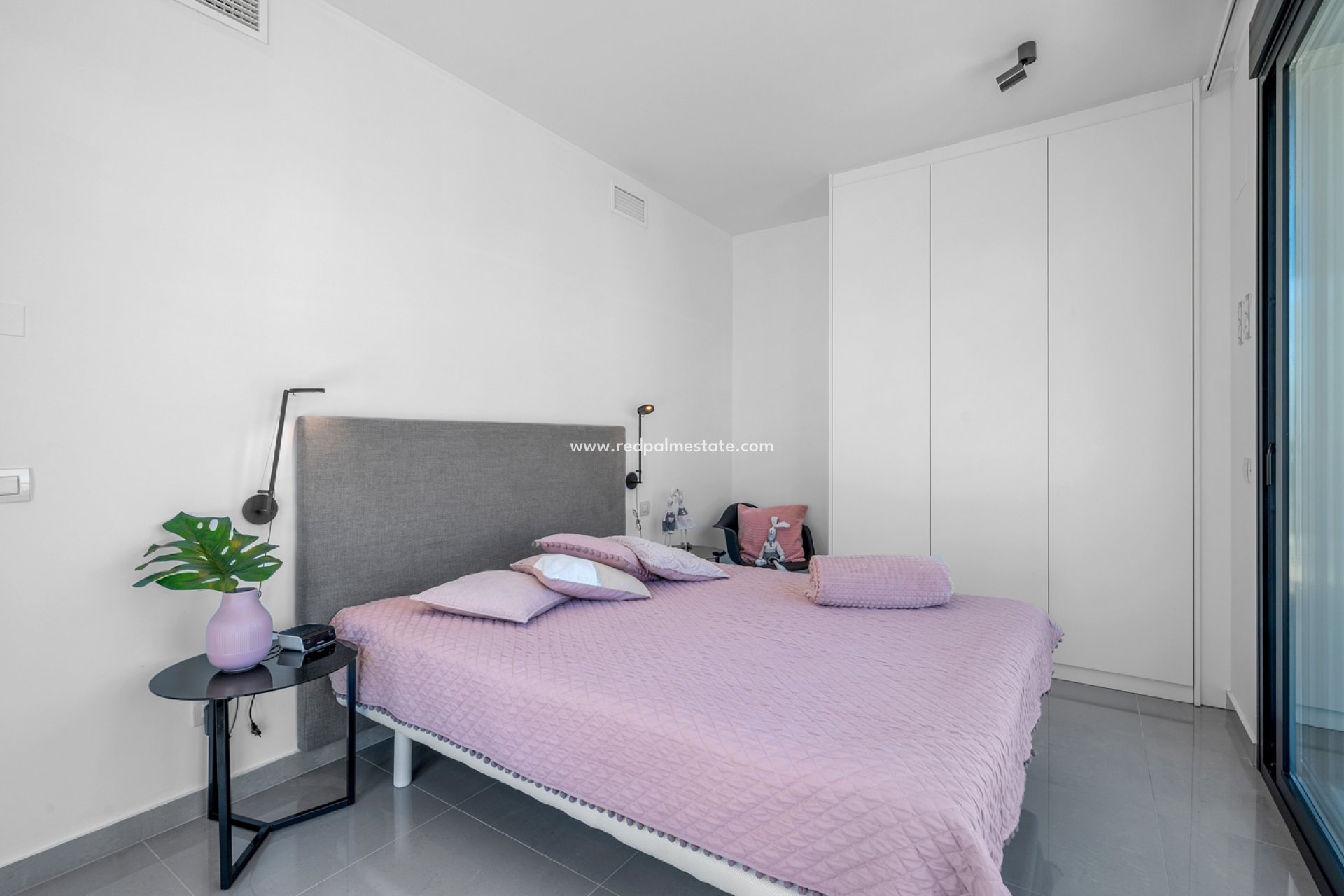 Resale - Villa -
Guardamar del Segura - Guardamar