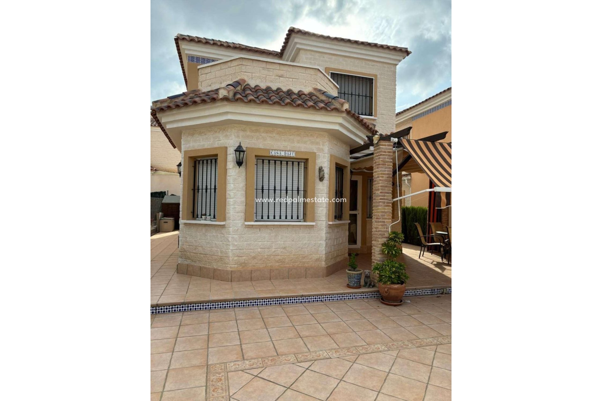 Resale - Villa -
Guardamar del Segura - raso