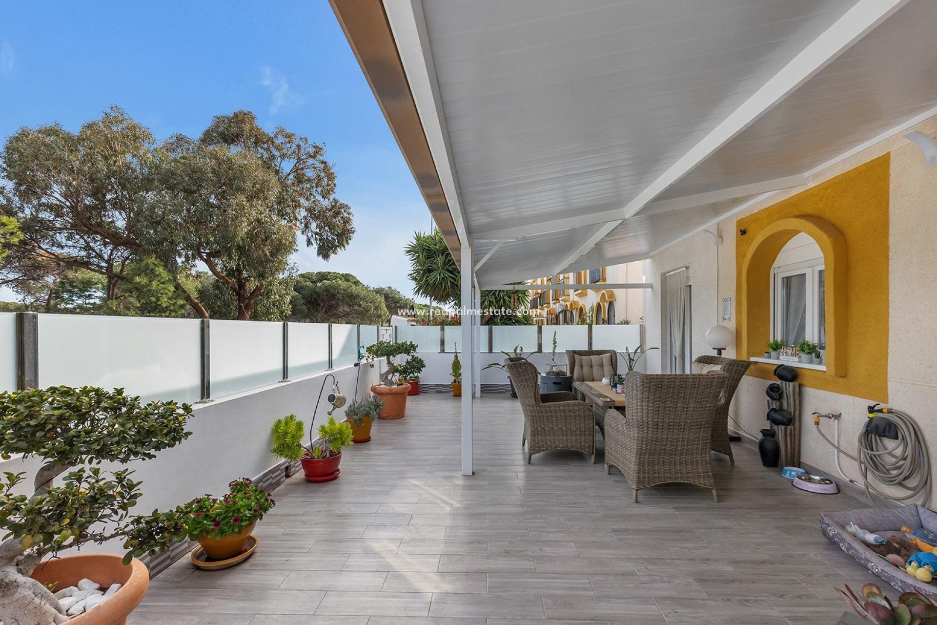 Resale - Villa -
Guardamar del Segura - Urbanizaciones