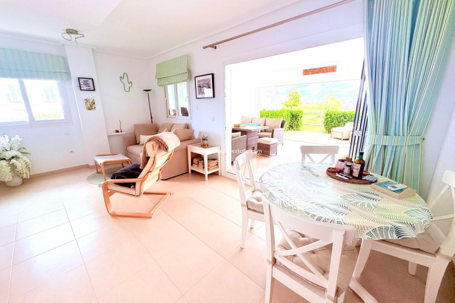 Resale - Villa -
Hacienda Riquelme Golf Resort - Inland