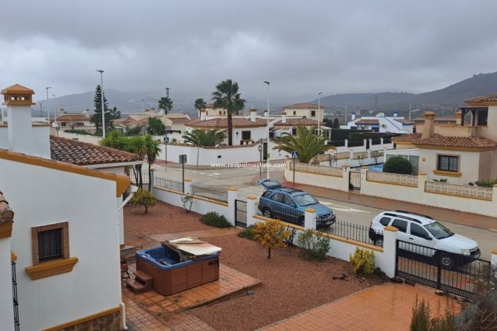 Resale - Villa -
Hondón de las Nieves - Inland