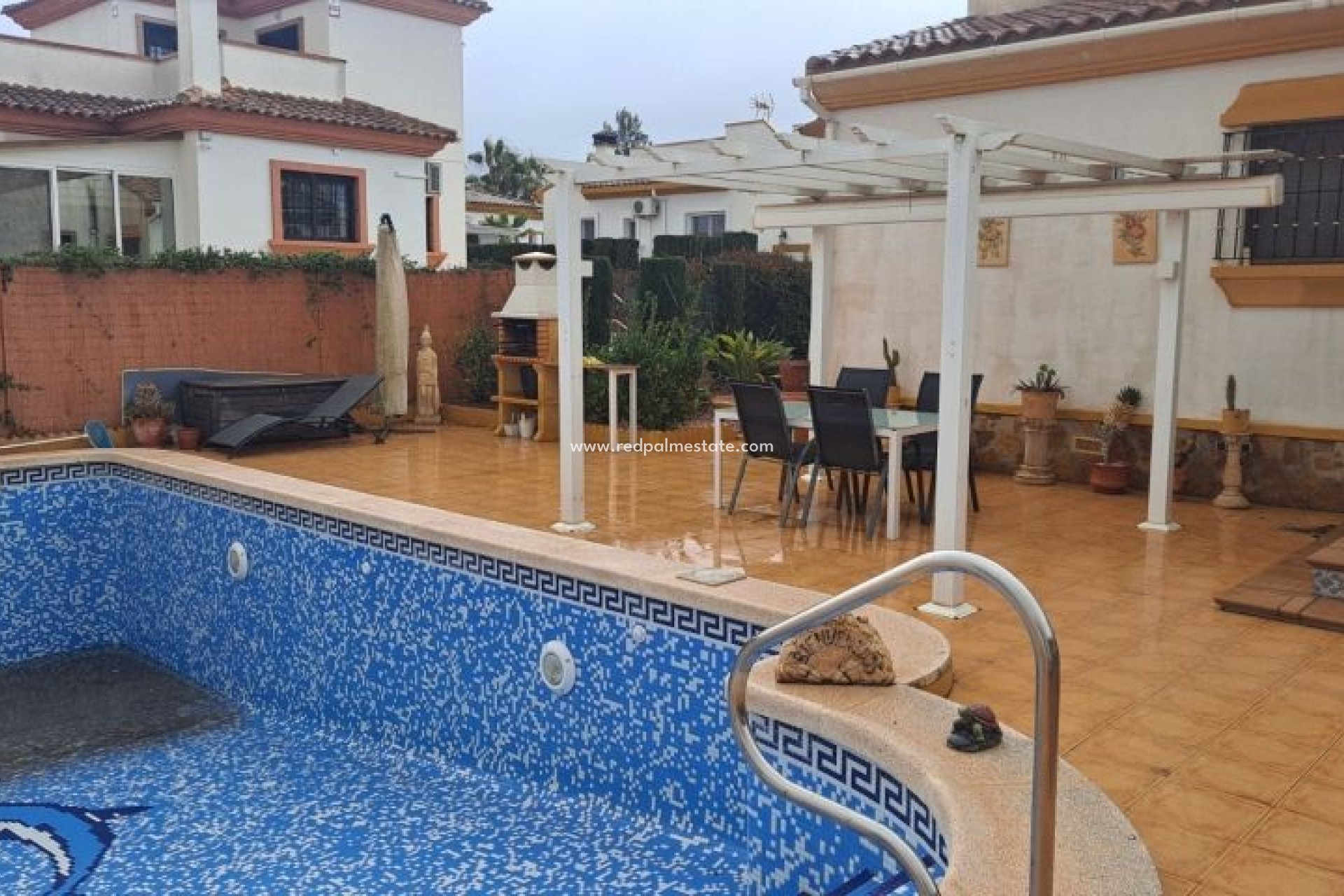 Resale - Villa -
Hondón de las Nieves - Inland