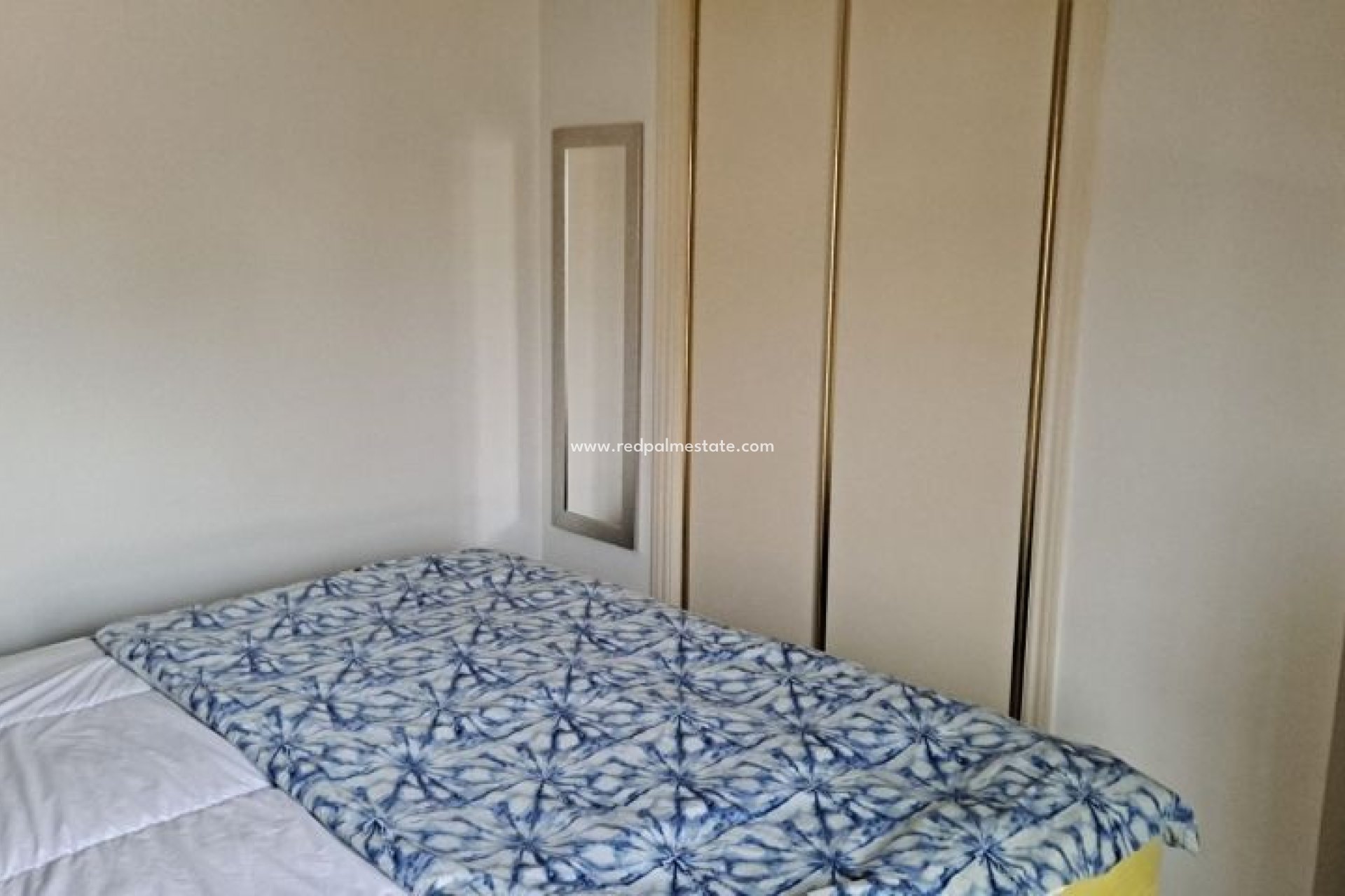 Resale - Villa -
Hondón de las Nieves - Inland