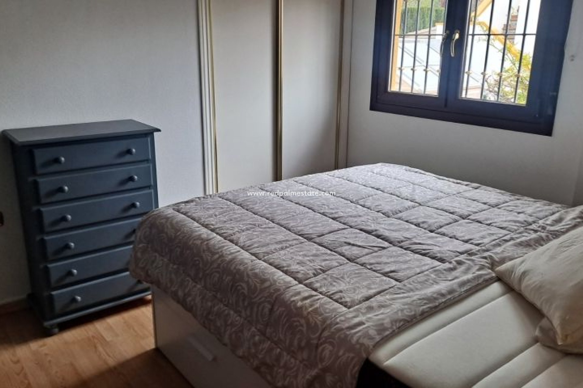 Resale - Villa -
Hondón de las Nieves - Inland