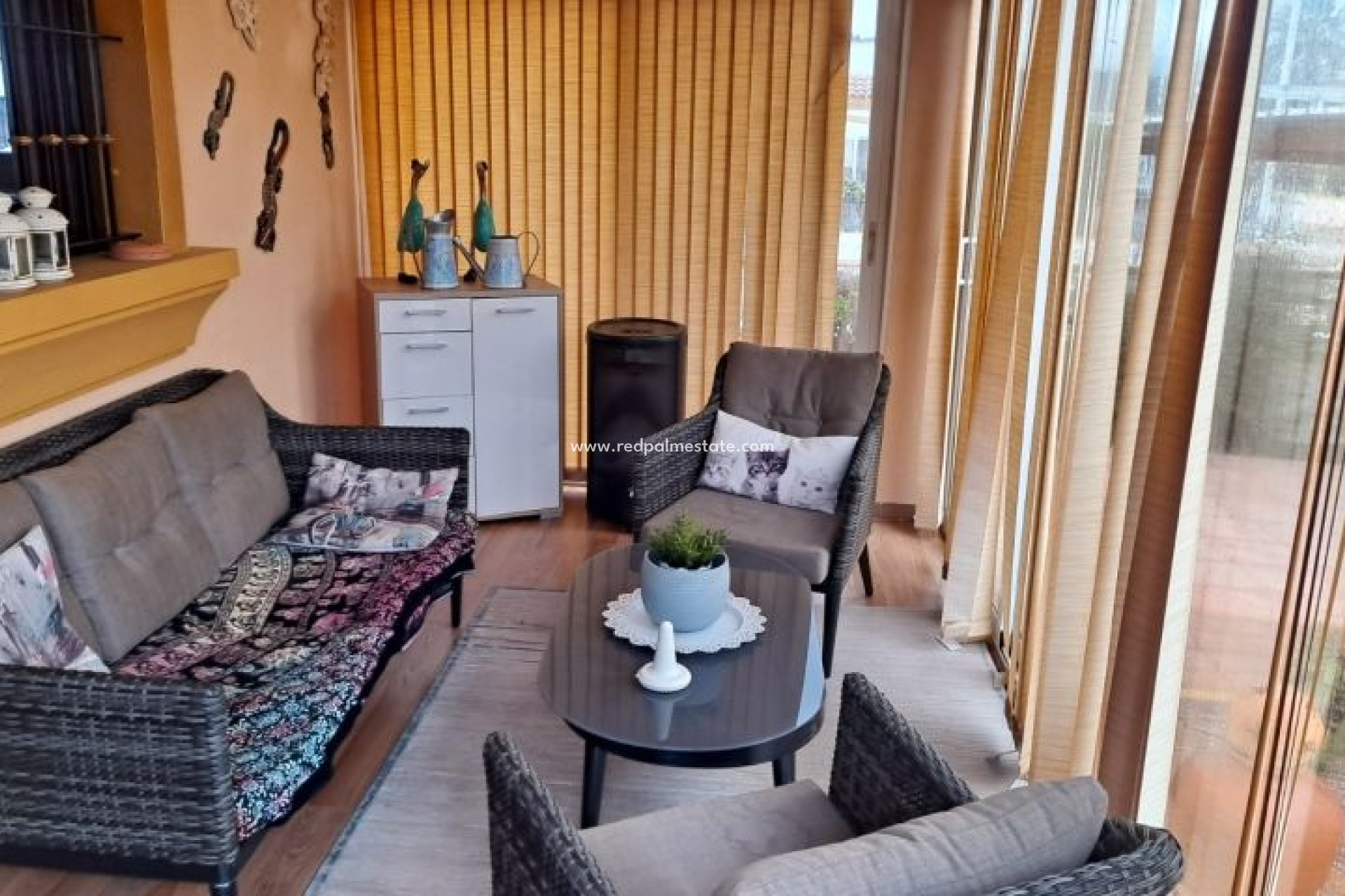 Resale - Villa -
Hondón de las Nieves - Inland