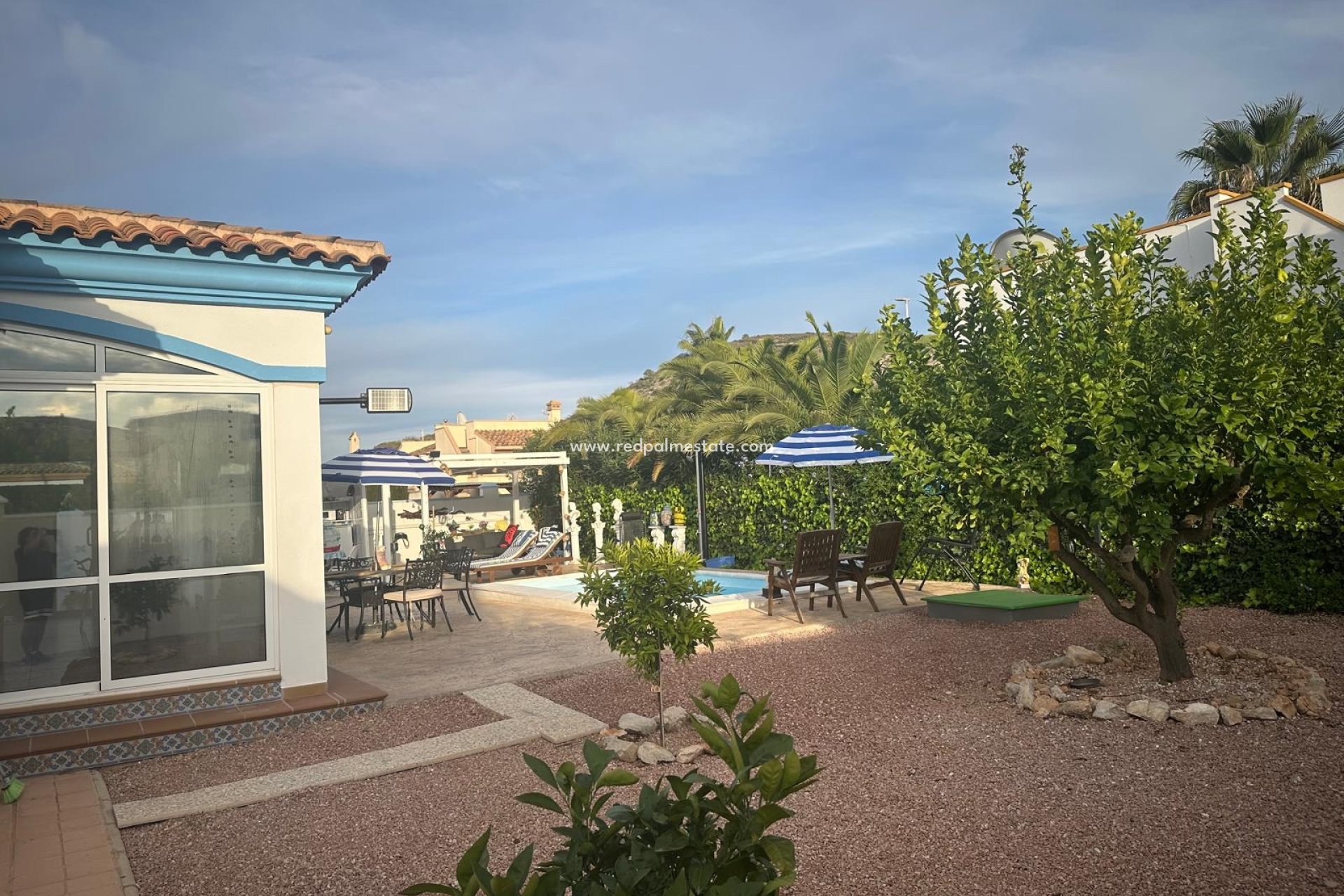 Resale - Villa -
Hondón de las Nieves - Inland