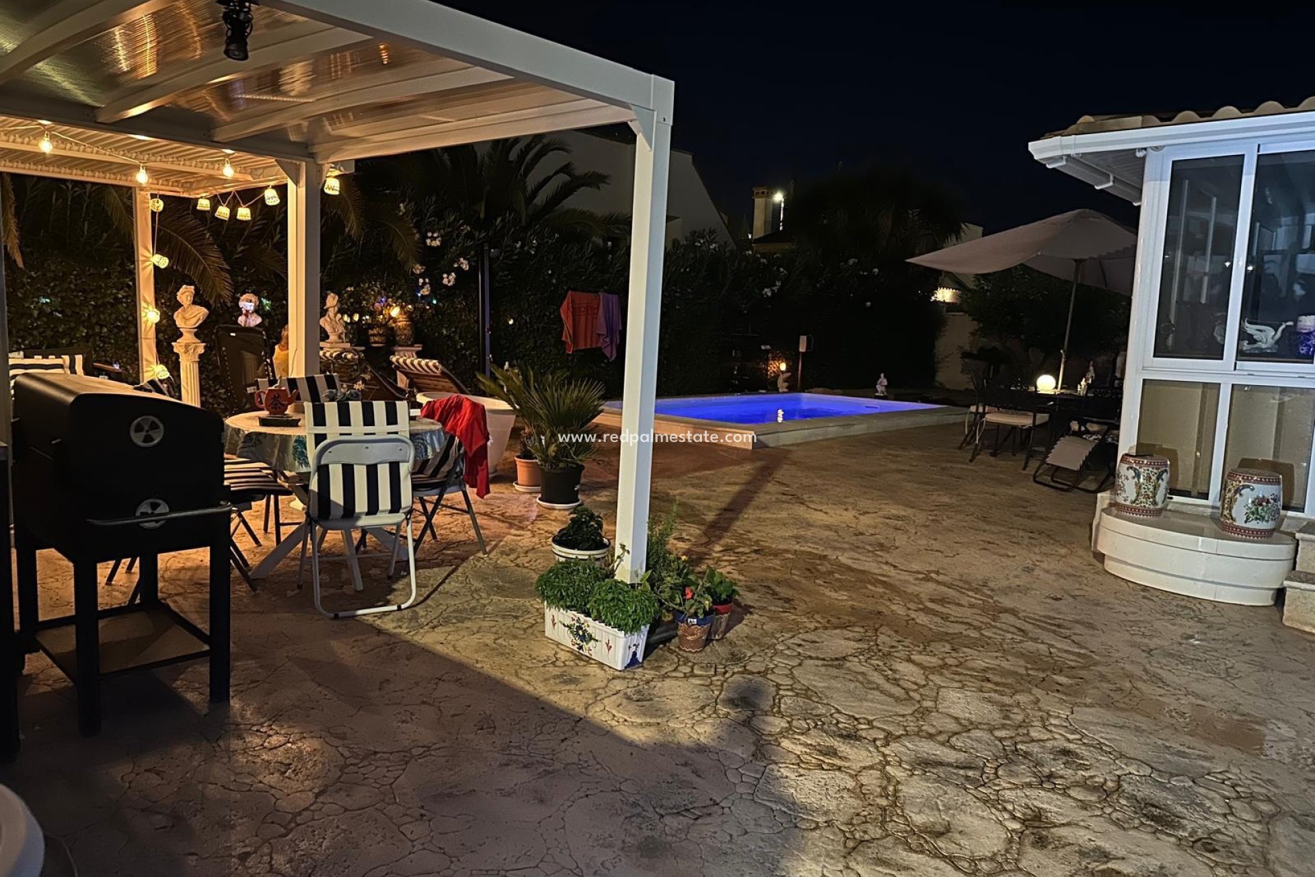 Resale - Villa -
Hondón de las Nieves - Inland