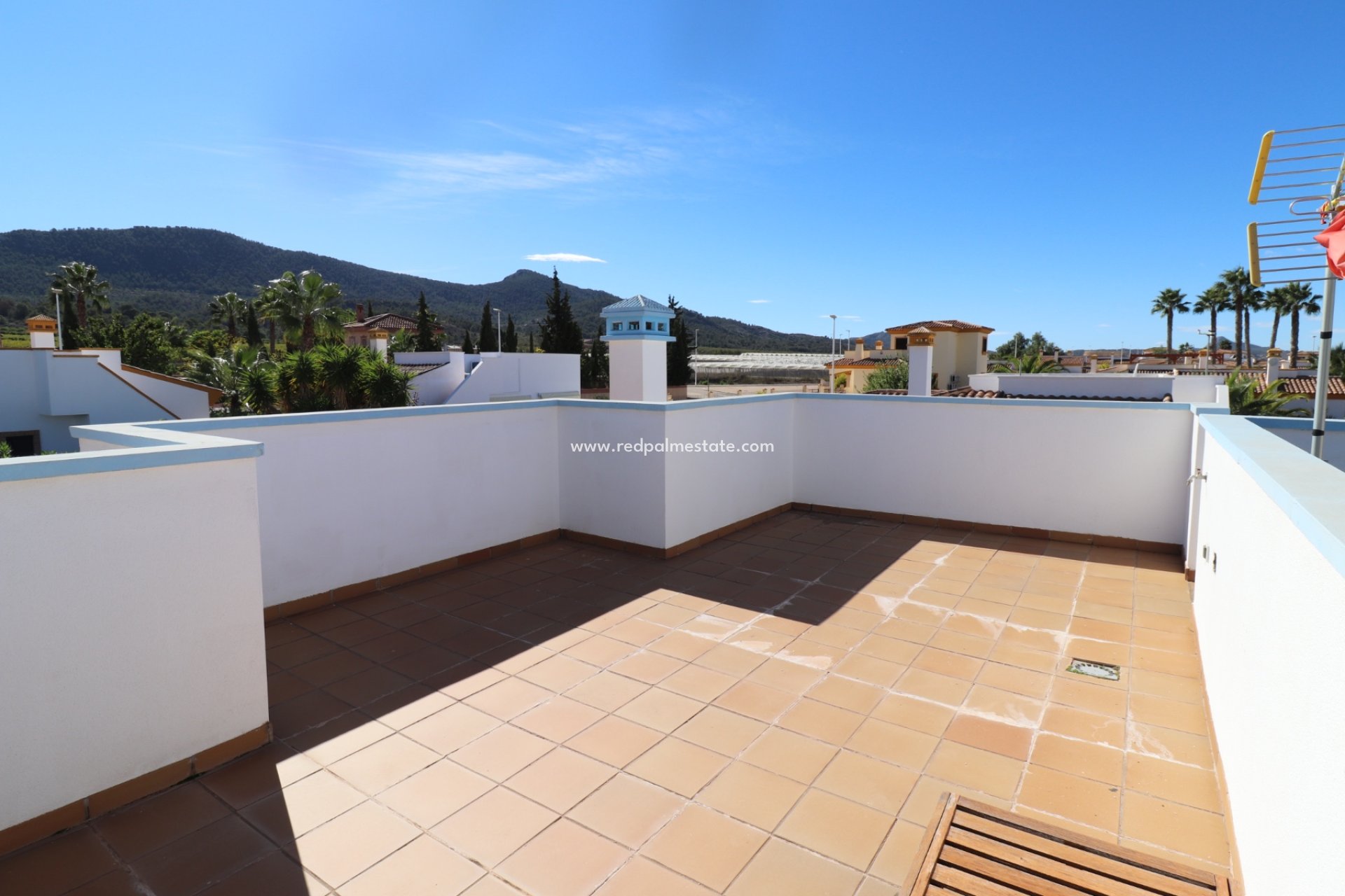 Resale - Villa -
Hondón de las Nieves - Inland