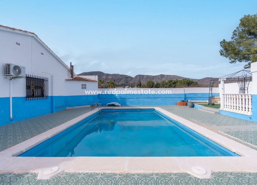 Resale - Villa -
Hondón de las Nieves - Inland
