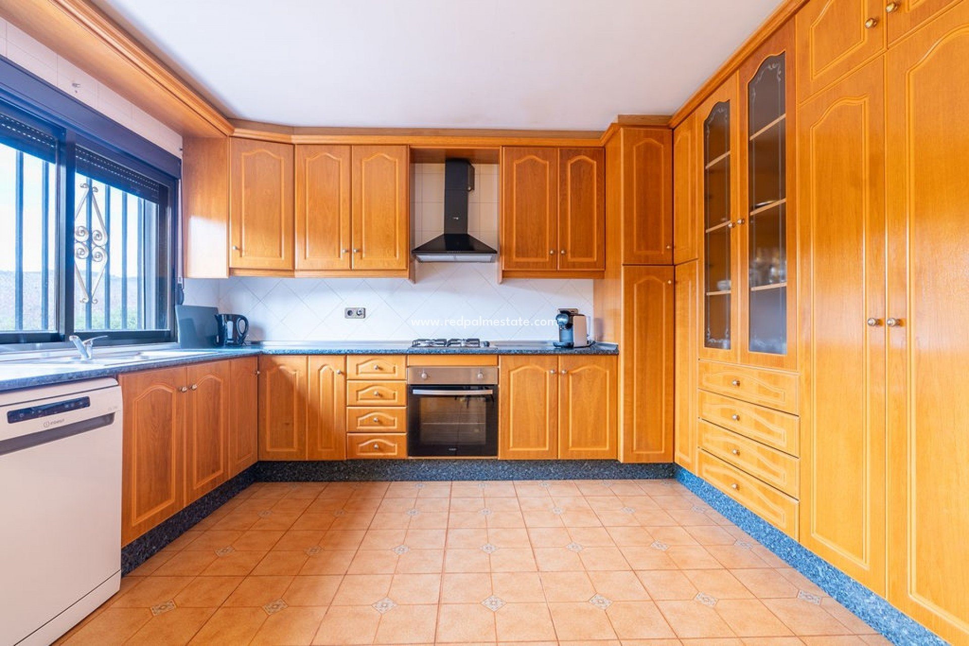 Resale - Villa -
Hondón de las Nieves - Inland