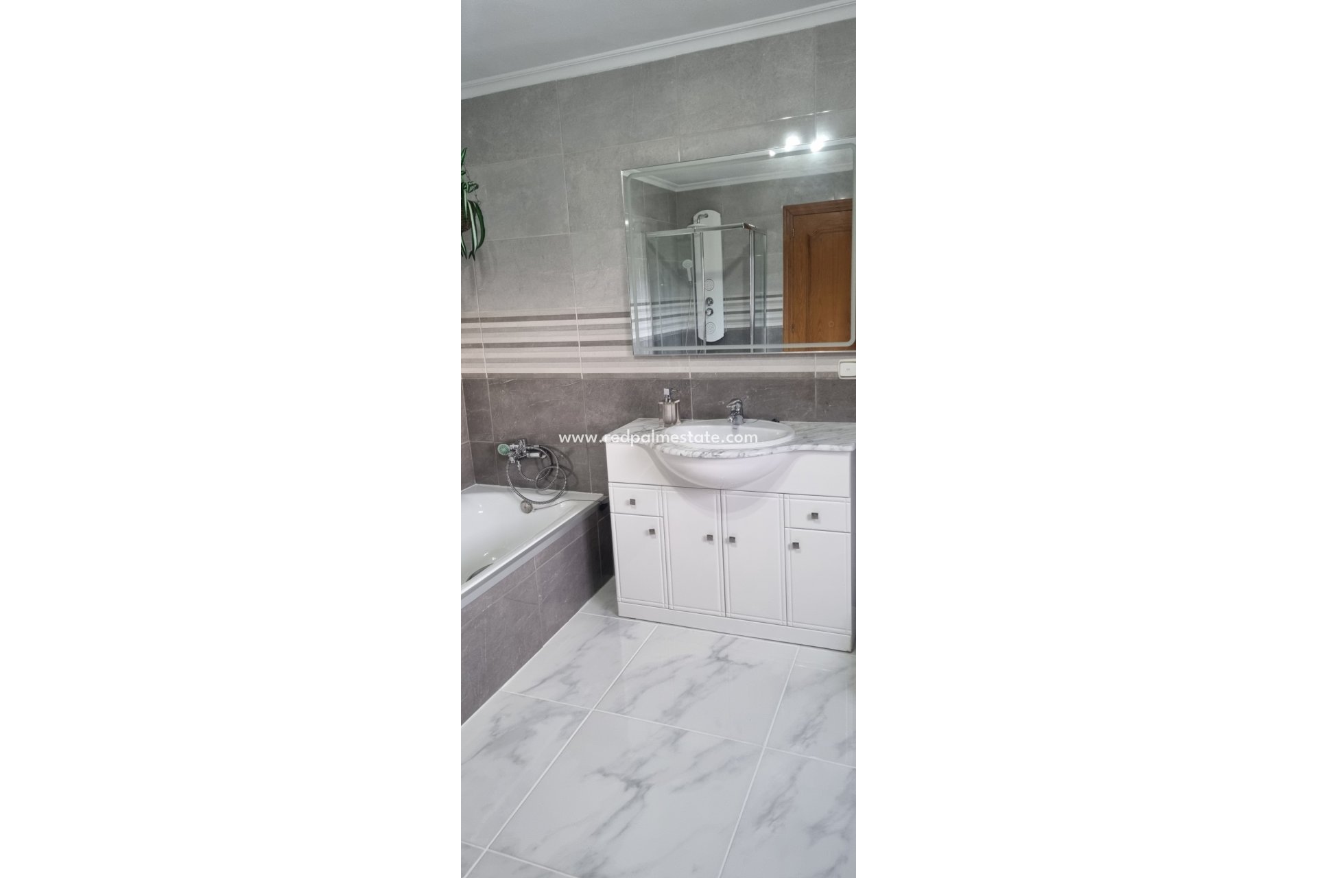 Resale - Villa -
Hondón de los Fráiles - Inland