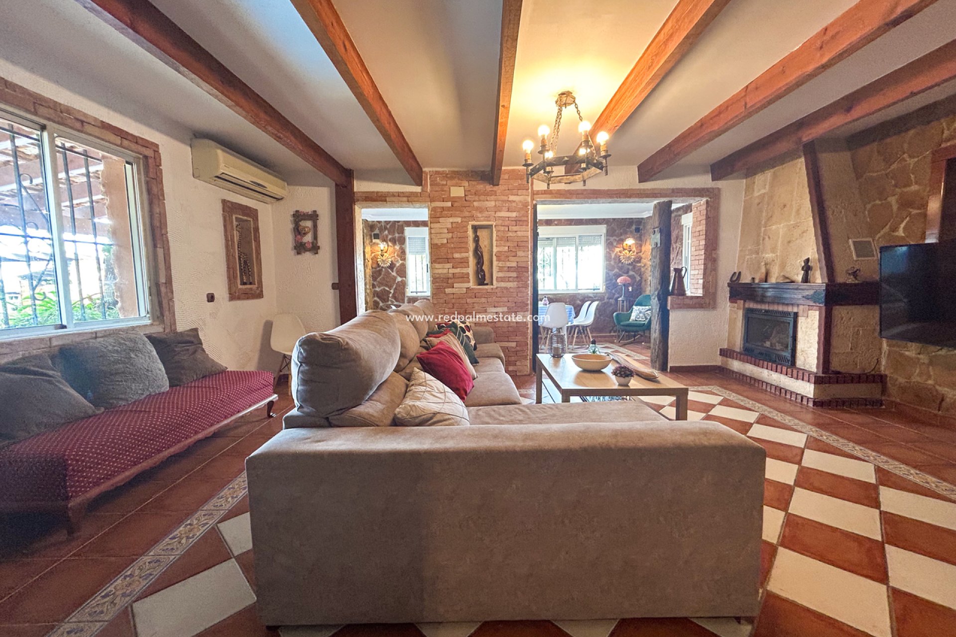Resale - Villa -
Jacarilla - Inland