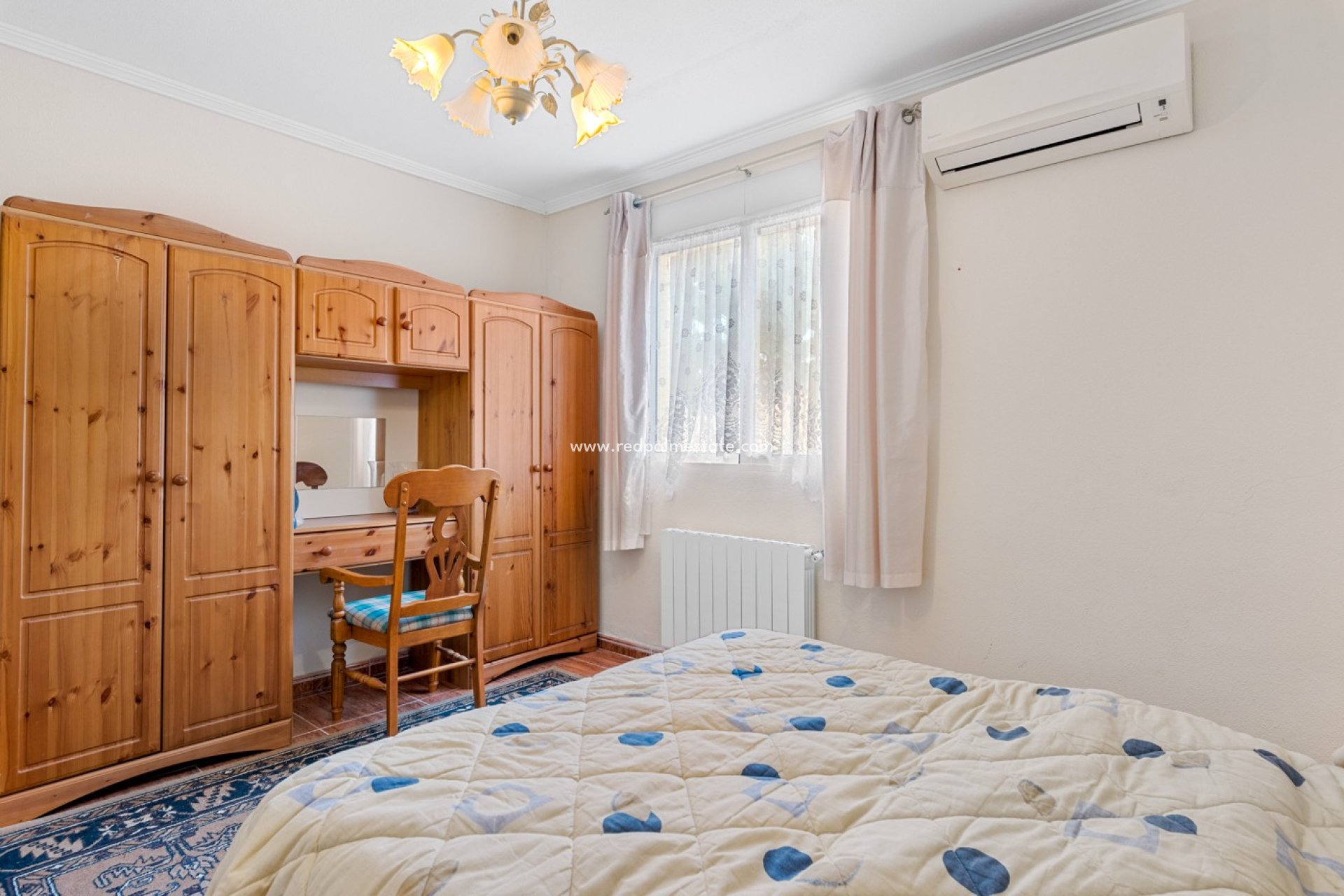 Resale - Villa -
Jacarilla - Inland