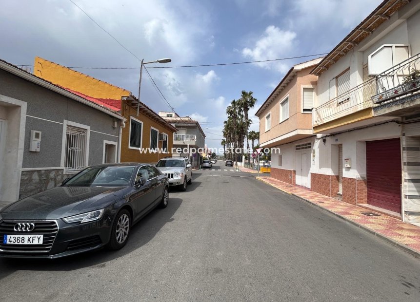 Resale - Villa -
Jacarilla - Inland