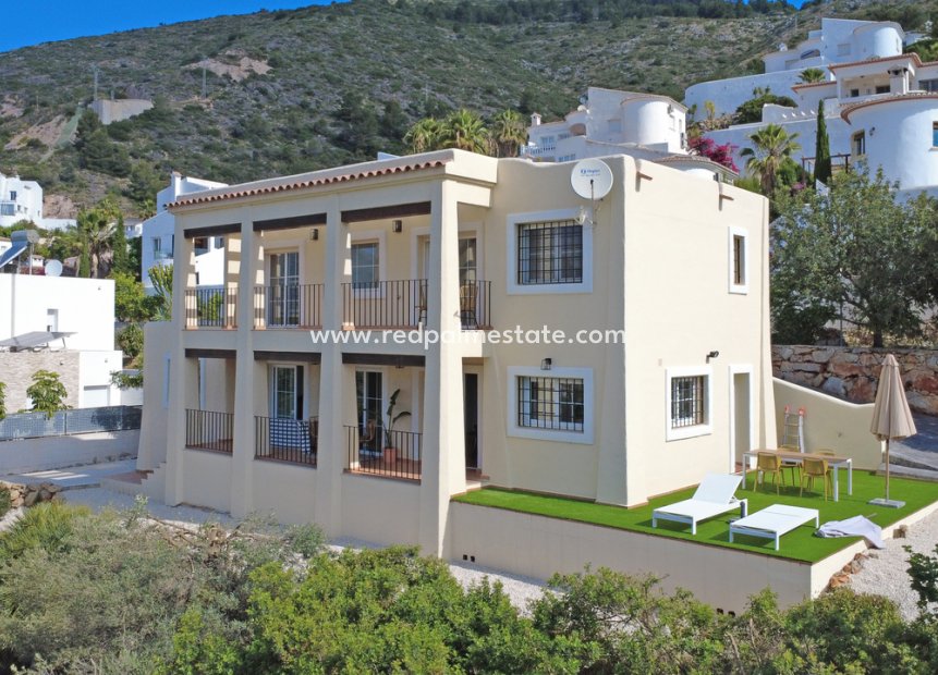 Resale - Villa -
Jalón - Inland