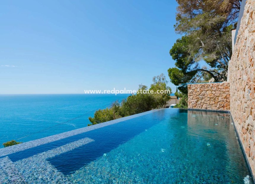 Resale - Villa -
Jávea - Arenal