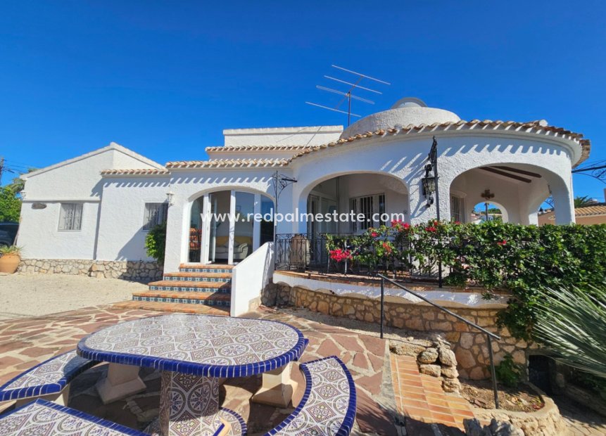 Resale - Villa -
Jávea - Costa Blanca